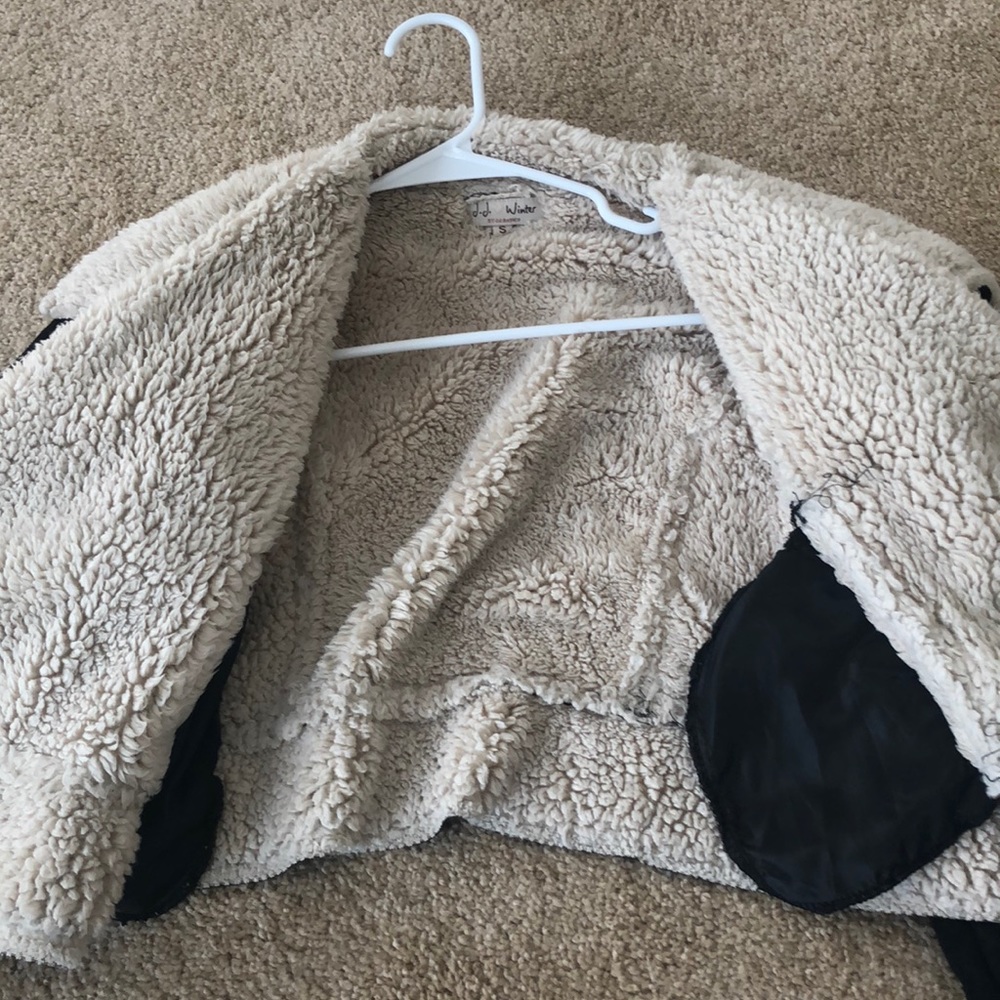 Trendy Crop Jacket - Picture 3 of 4